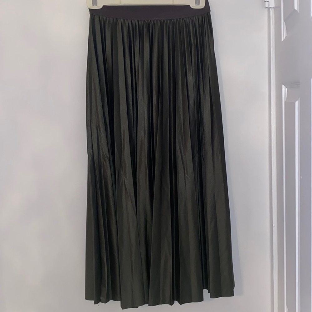 Dark green satin maxi skirt ⚡️SEND BEST OFFER⚡️